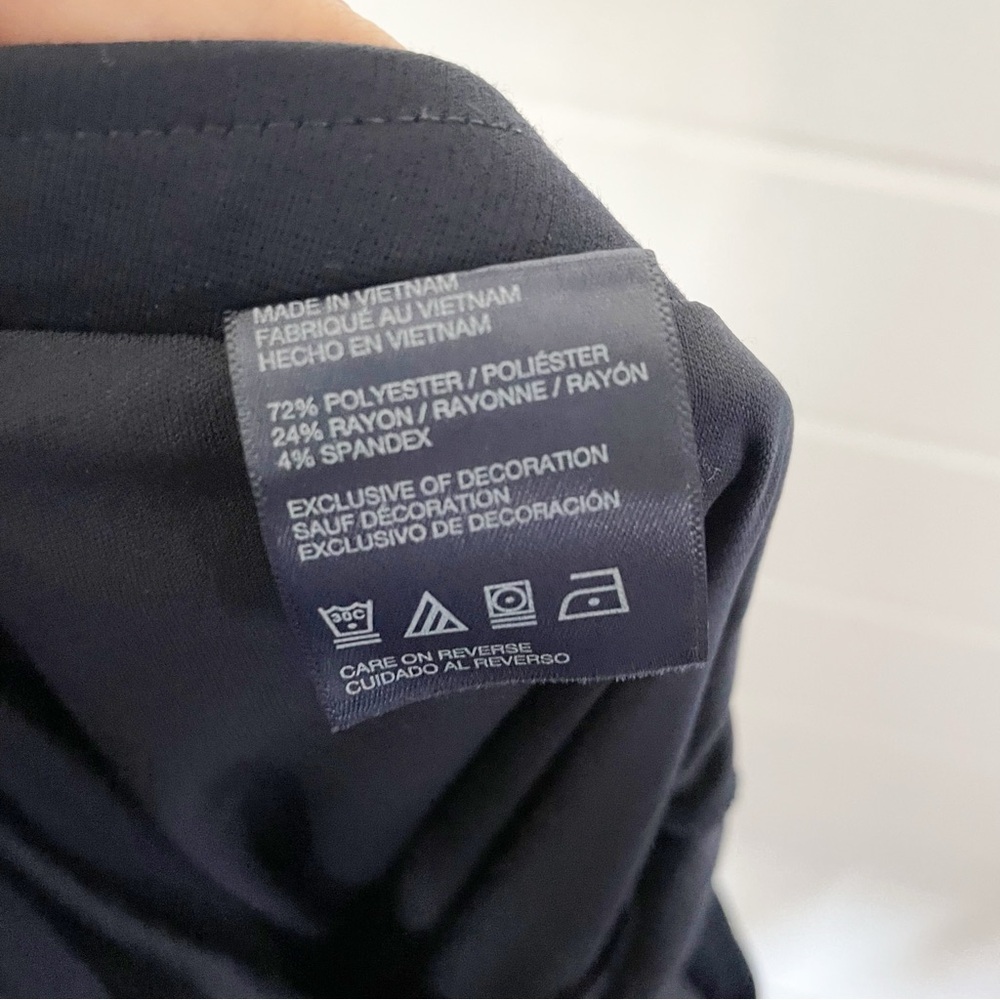 NWT Tommy Hilfiger Women’s School Uniform Navy Mini Skirt(shorts inside) Size 14 - Picture 6 of 8